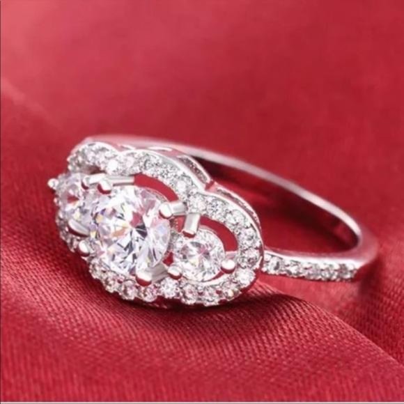 ENGAGEMENT 925 STERLING SILVER DIAMOND RING, CUTE RING, SHINY RING. - Picture 3 of 5